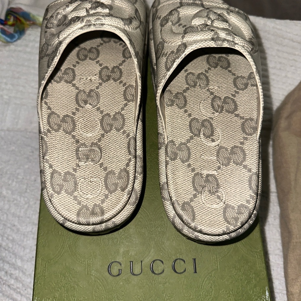 Gucci Tan Slippers with Iconic GG Monogram